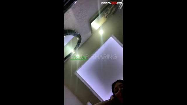Canan Ozler Kırmızı İc Camasiriyla Domalıyor
